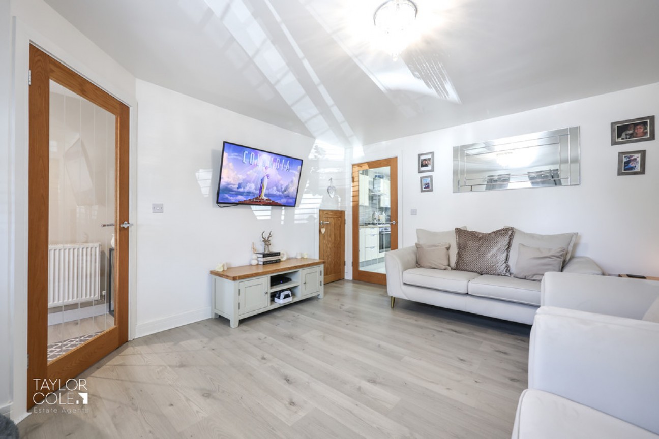 Lyon Drive, Tamworth