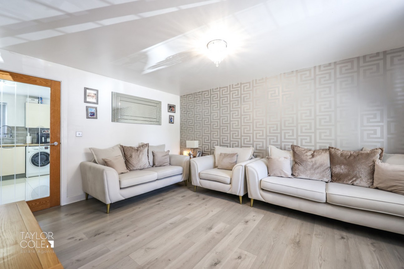Lyon Drive, Tamworth