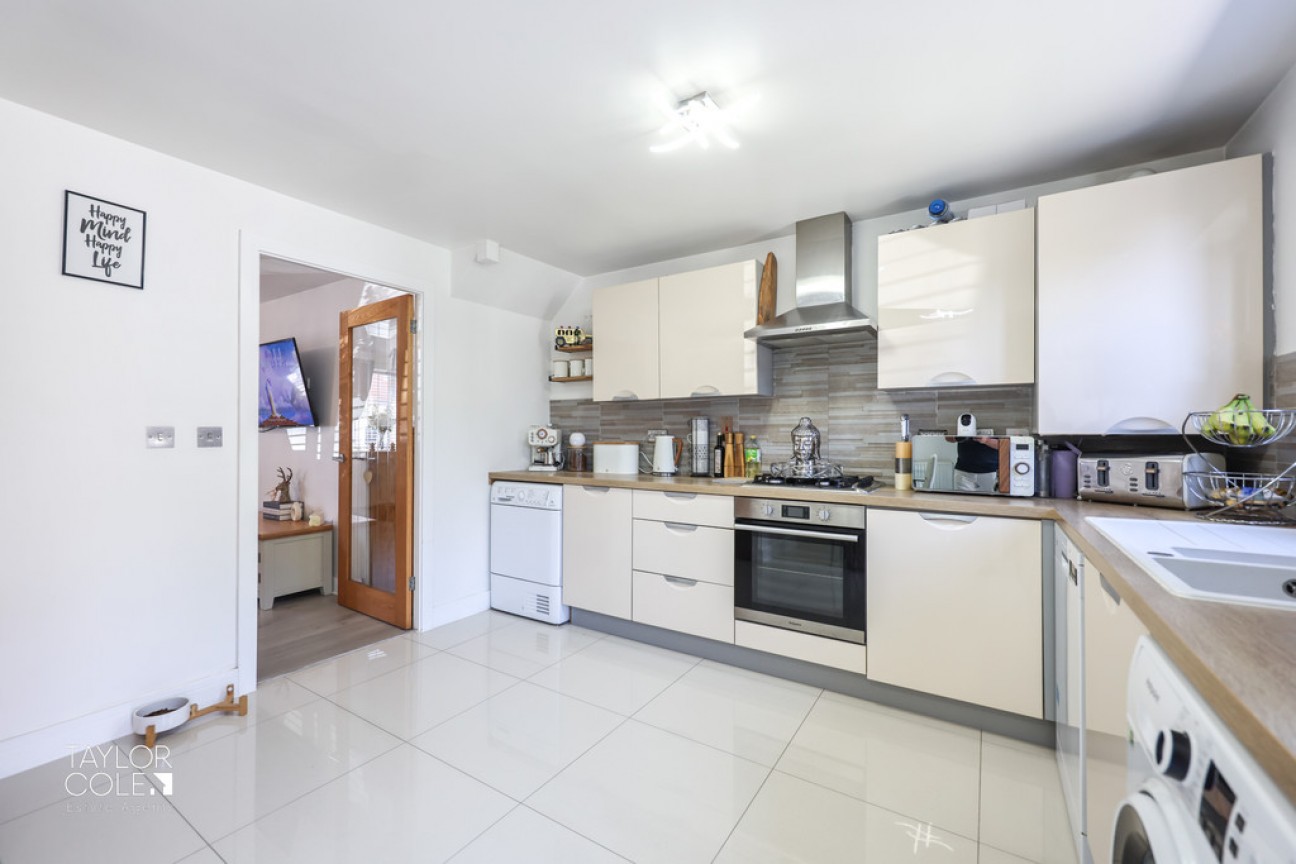 Lyon Drive, Tamworth