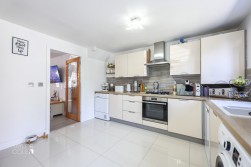 Lyon Drive, Tamworth