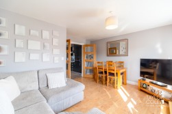 Lowes Drive, Tamworth