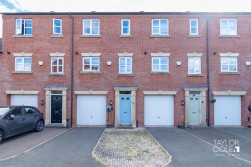 Lowes Drive, Tamworth