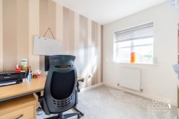 Lowes Drive, Tamworth