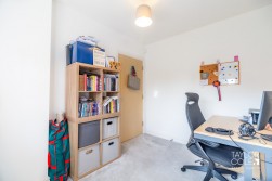 Lowes Drive, Tamworth