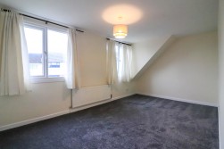 Wigford Road, Dosthill