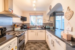 St. Andrews, Tamworth