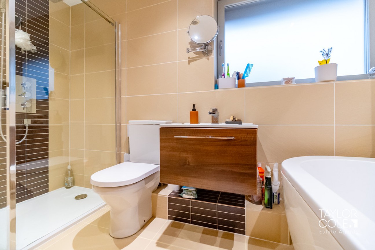 Browns Lane, Tamworth