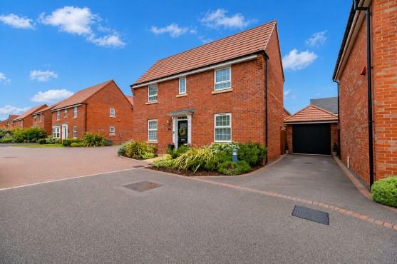Collins Grove, Tamworth