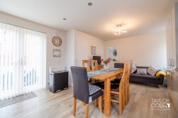Collins Grove, Tamworth