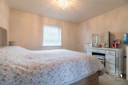Collins Grove, Tamworth