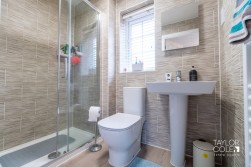 Collins Grove, Tamworth