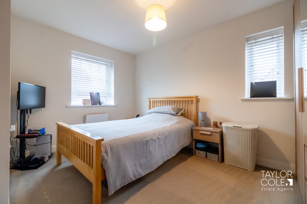 Collins Grove, Tamworth