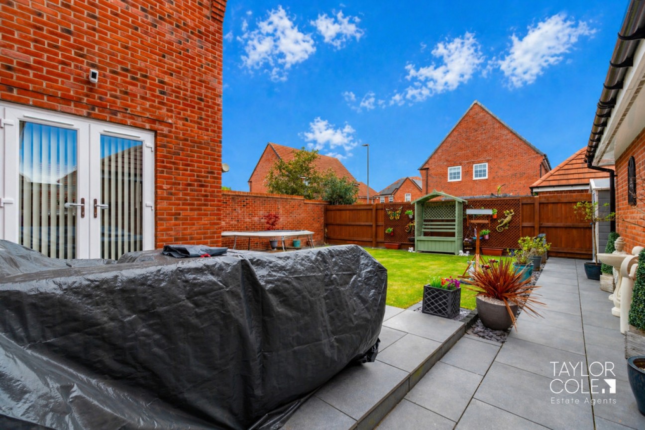 Collins Grove, Tamworth