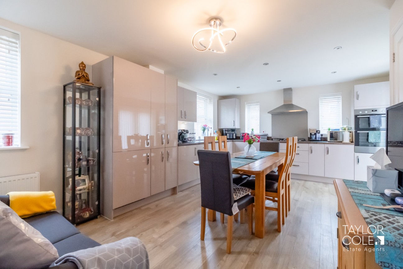 Collins Grove, Tamworth