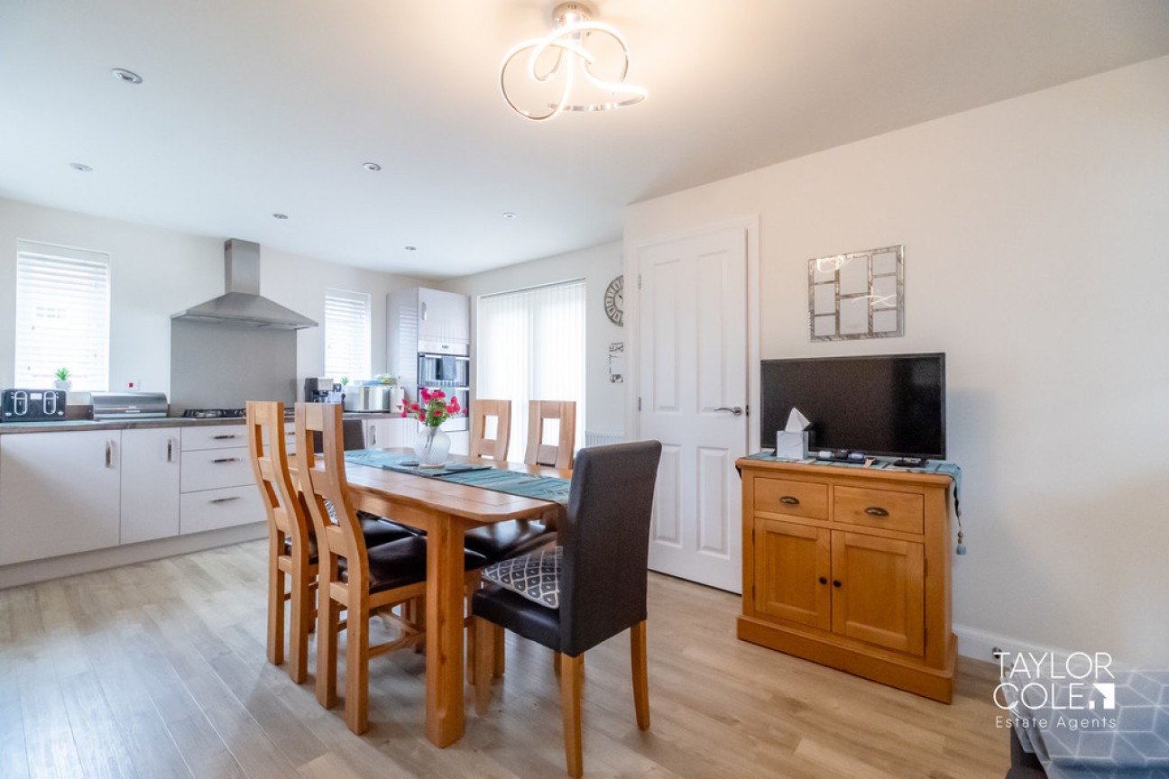 Collins Grove, Tamworth