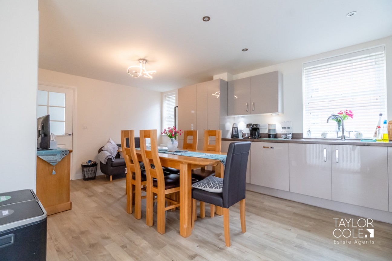 Collins Grove, Tamworth