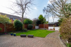 Cumberland Drive, Tamworth