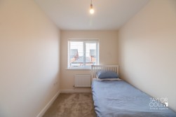 Highclere Avenue, Tamworth