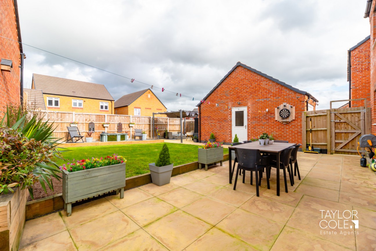 Narcissus Close, Tamworth
