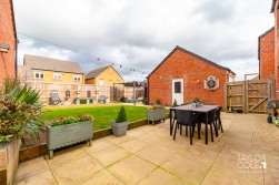 Narcissus Close, Tamworth