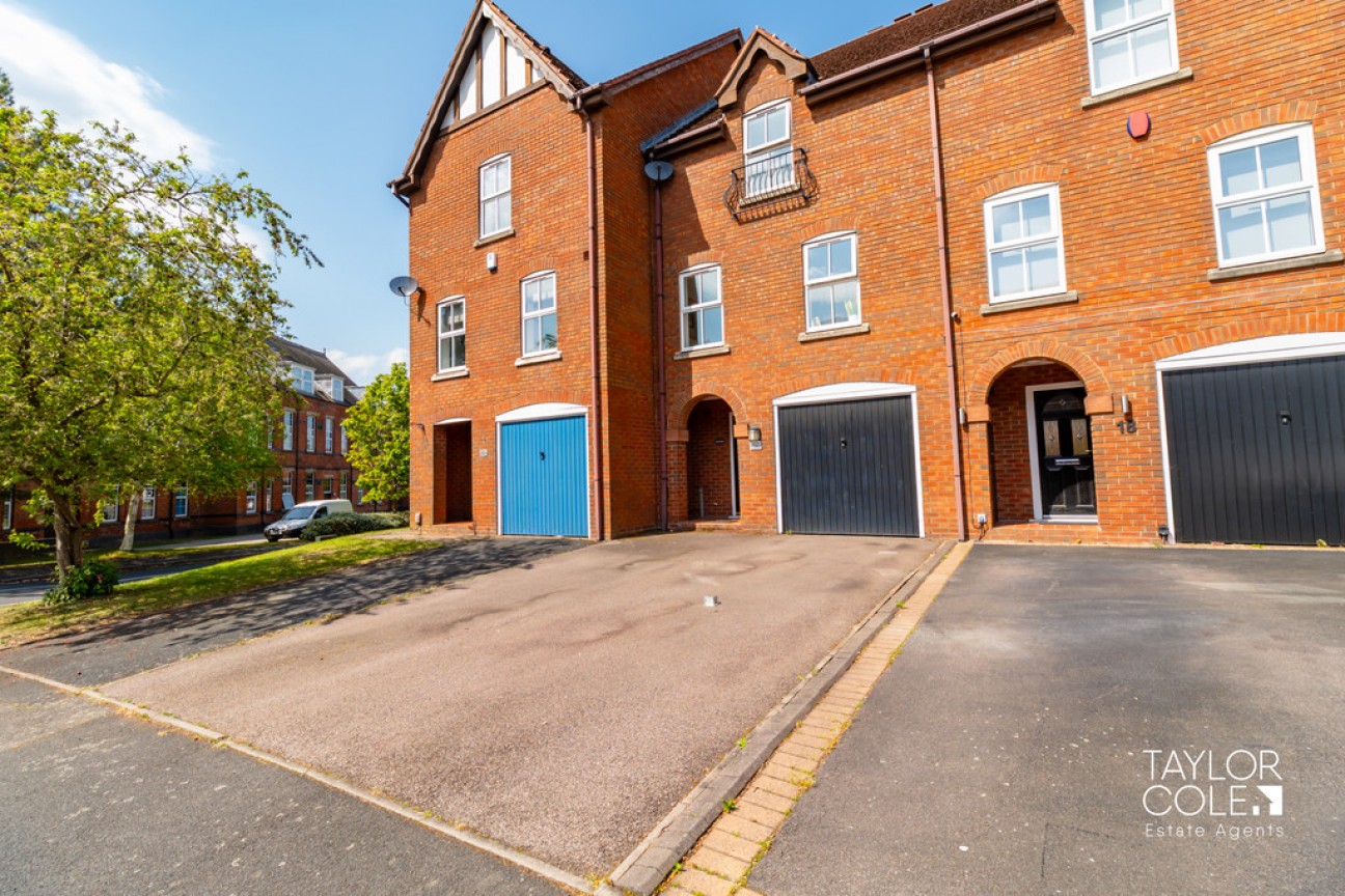 Kensington Drive, Tamworth