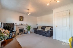 Kensington Drive, Tamworth