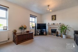 Kensington Drive, Tamworth