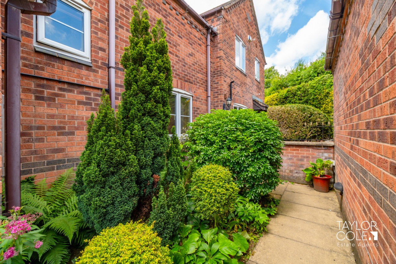 Overseal, Swadlincote