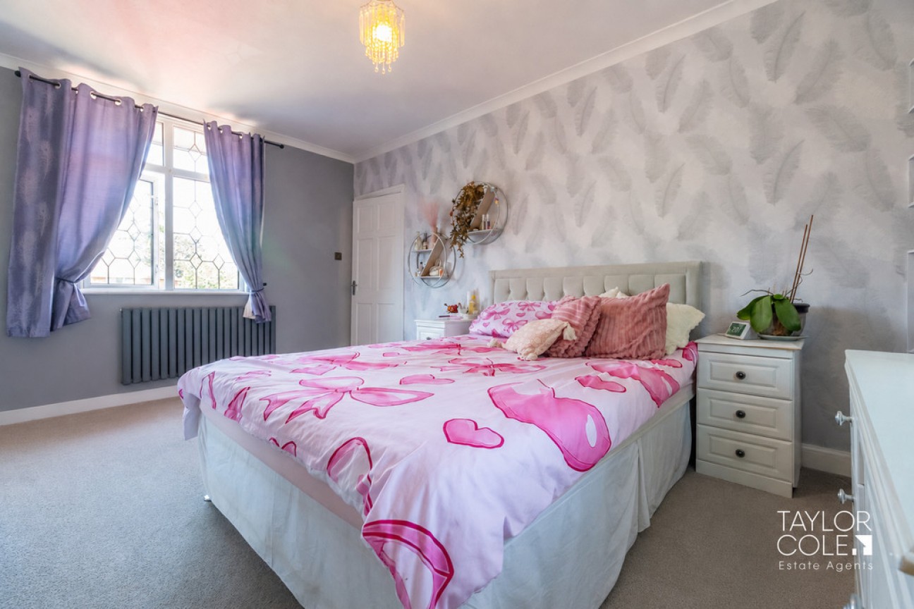 Bright Crescent, Tamworth