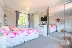 Bright Crescent, Tamworth