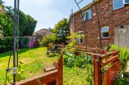Bright Crescent, Tamworth