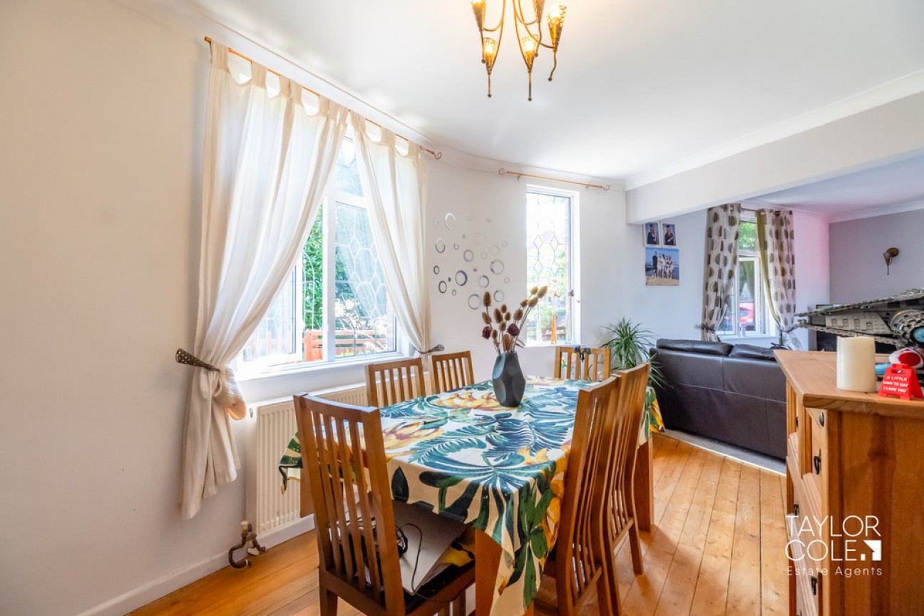 Bright Crescent, Tamworth