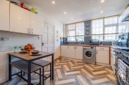 Bright Crescent, Tamworth