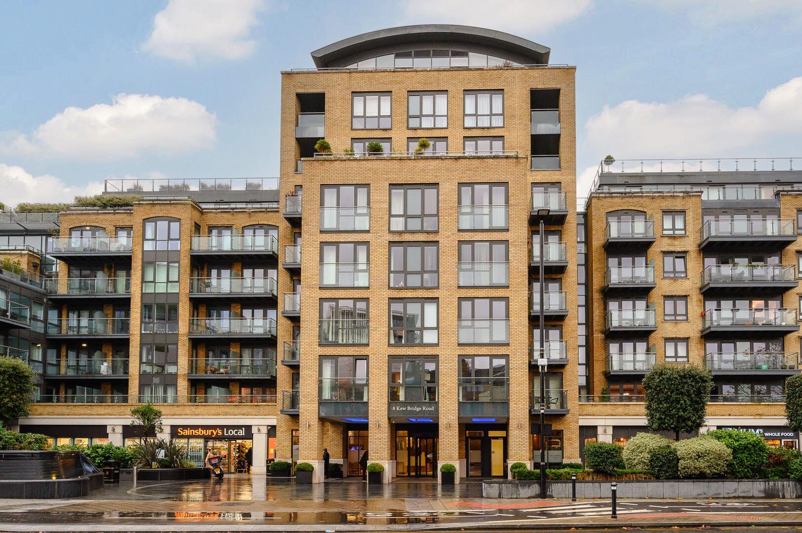 Kew Bridge Road, Brentford