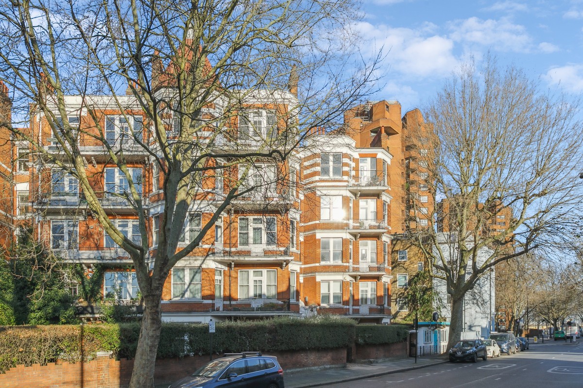 Cornwall Mansions, Cremorne Road, Chelsea Ready, Steady, Teddy.