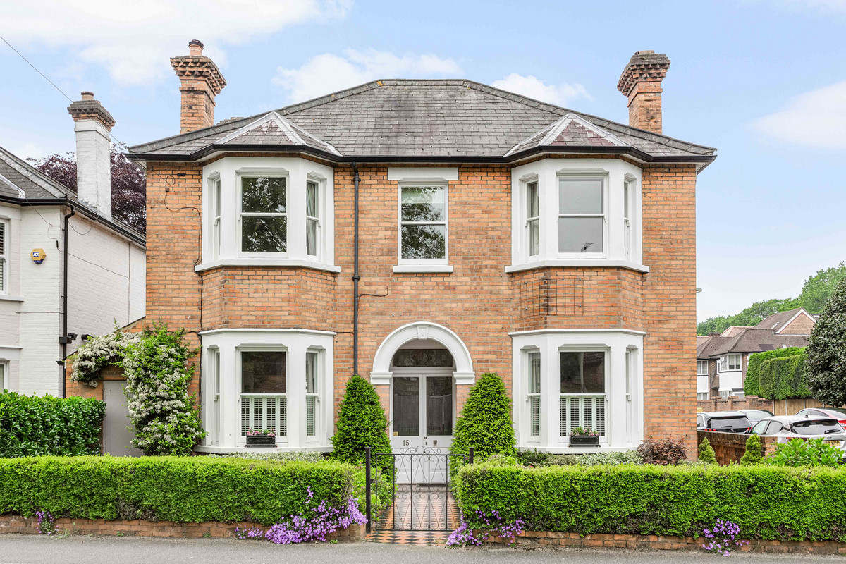 Mayfield Road, Walton-on-Thames, KT2