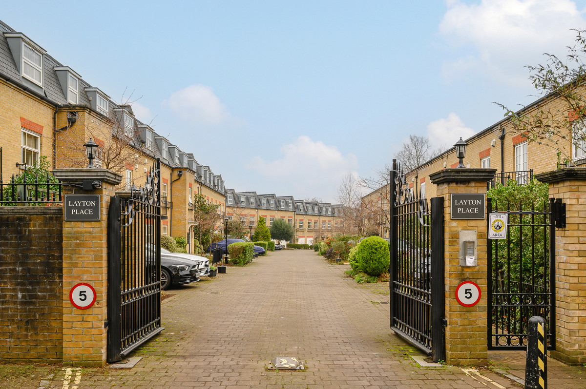 Layton Place, Kew, TW9