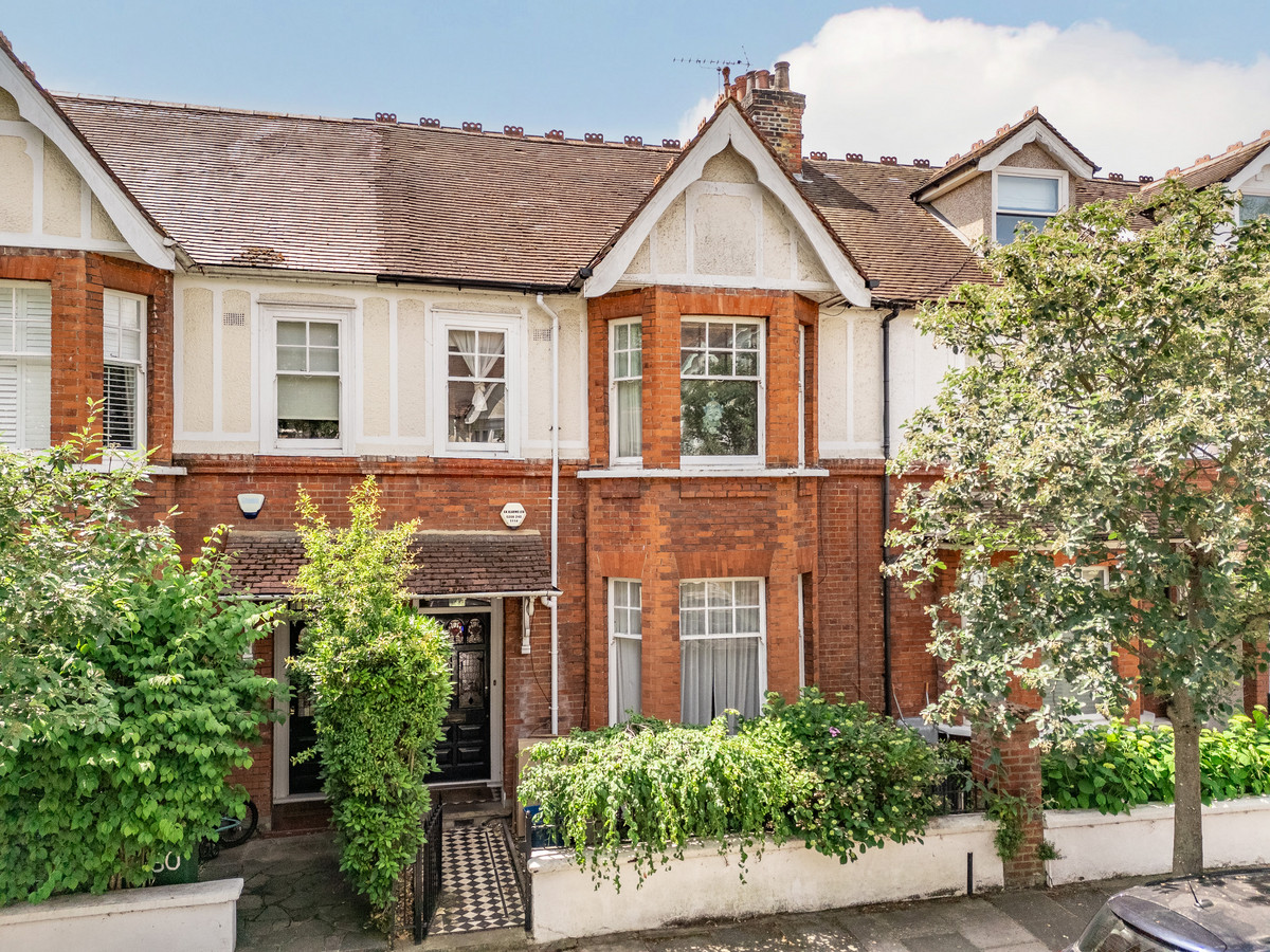 Bushwood Road, Kew, TW9