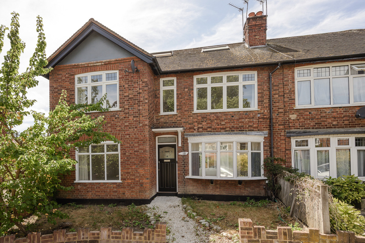 Courtlands Avenue, Kew, TW9