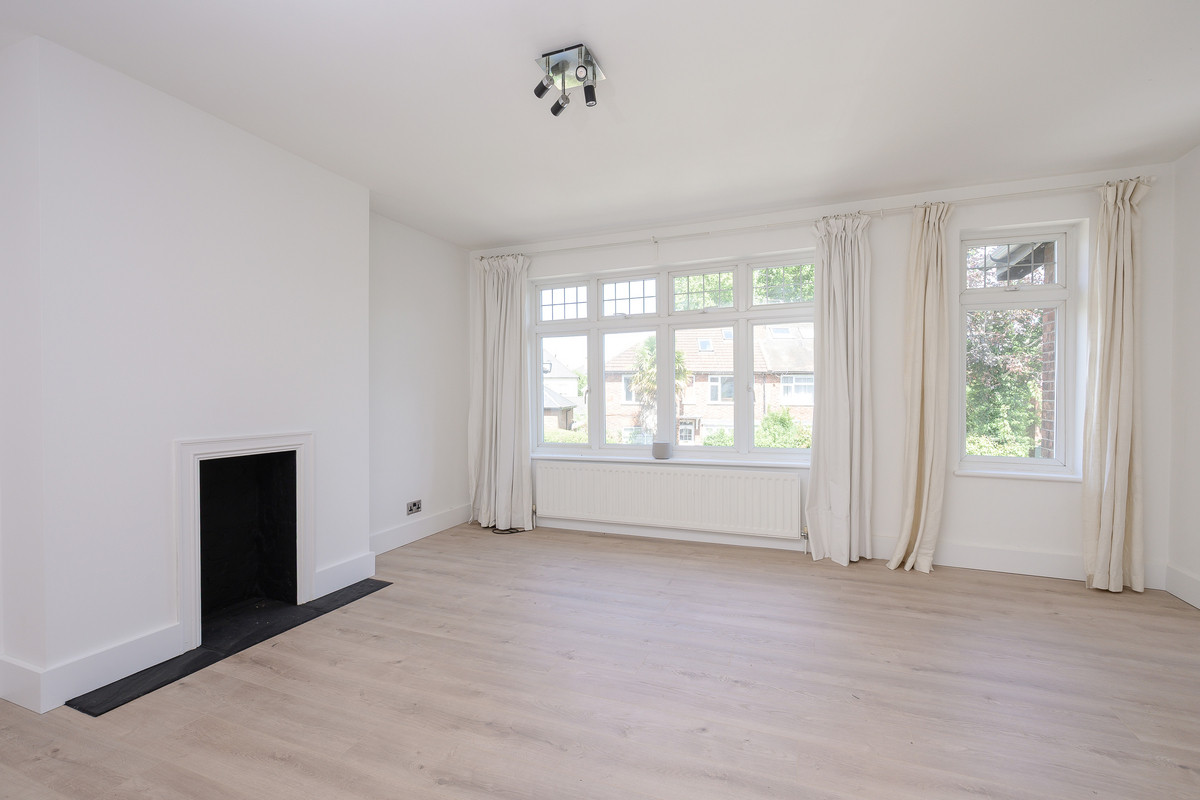 Courtlands Avenue, Kew, TW9