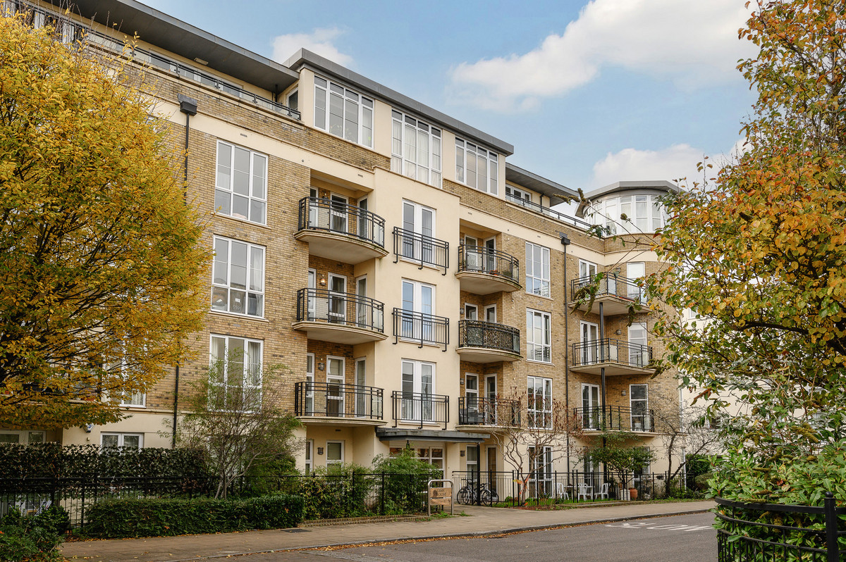 33 Melliss Avenue, Kew, TW9