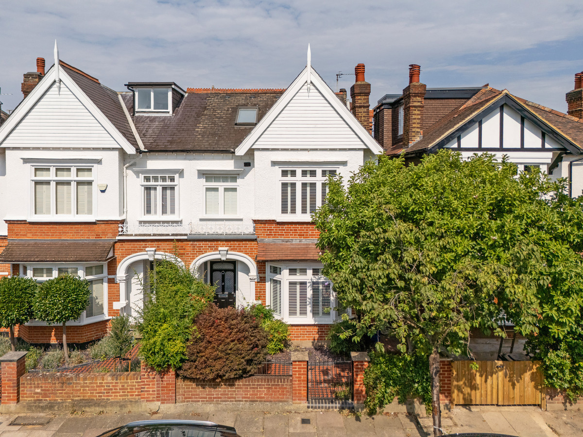 Maze Road, Kew, TW9