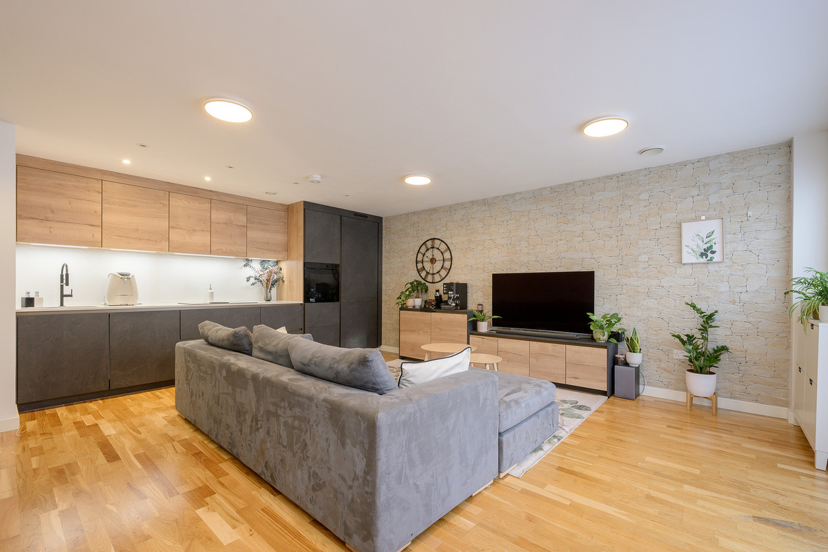 Baltic Avenue, Brentford, TW8