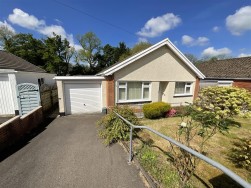 Lon Ger Y Coed, Ammanford