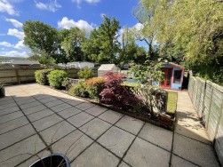 Lon Ger Y Coed, Ammanford