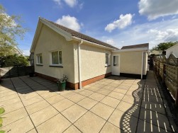 Lon Ger Y Coed, Ammanford
