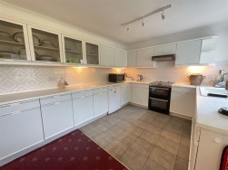 Heol Ceirios, Llandybie, Ammanford