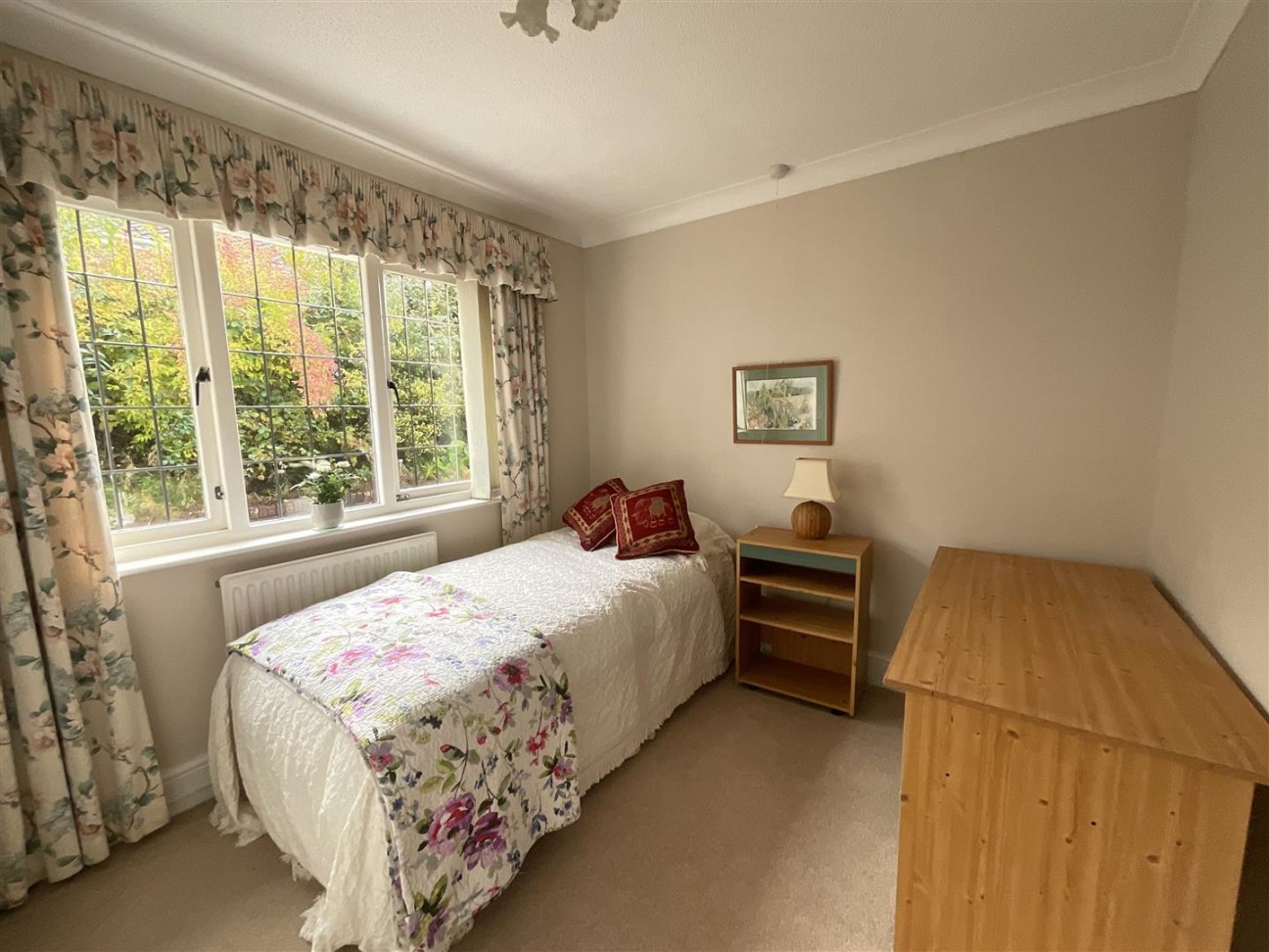 Heol Ceirios, Llandybie, Ammanford