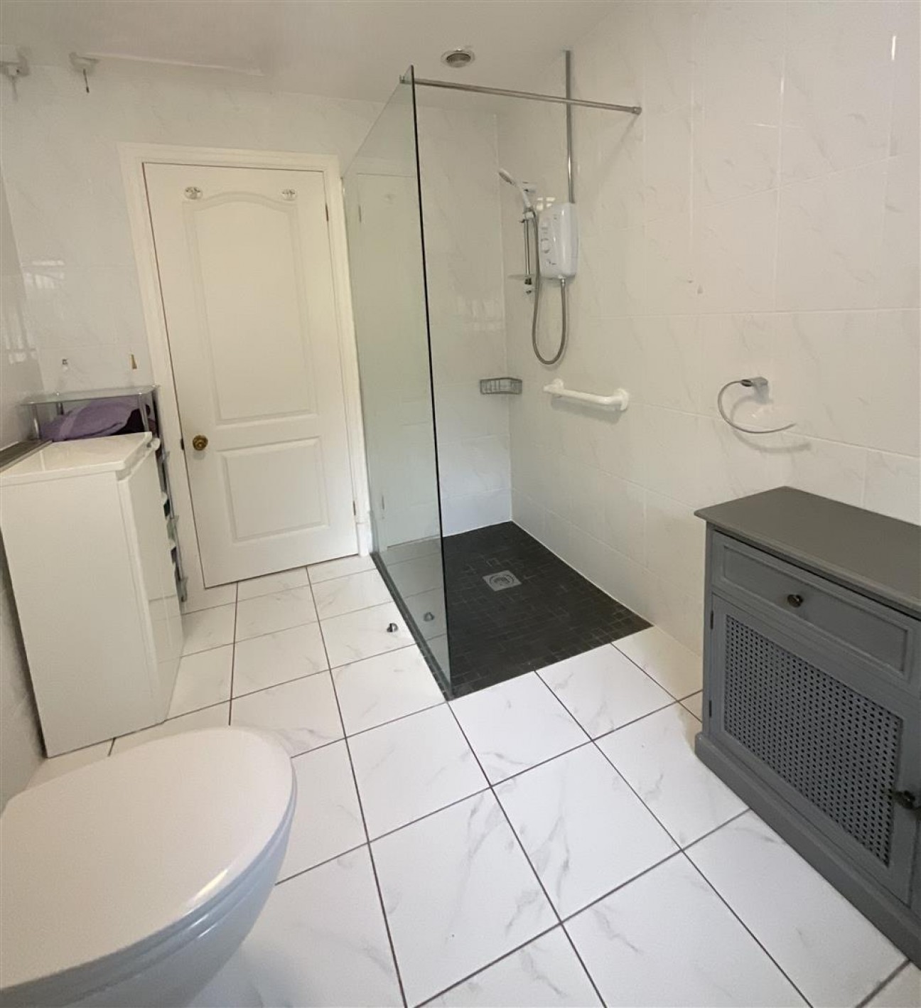 Heol Ceirios, Llandybie, Ammanford