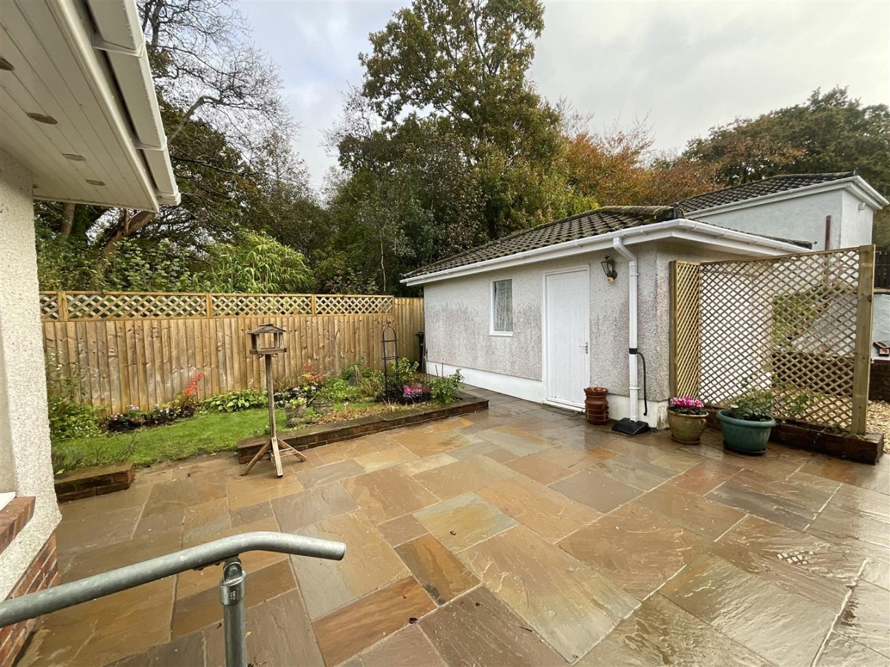 Heol Ceirios, Llandybie, Ammanford